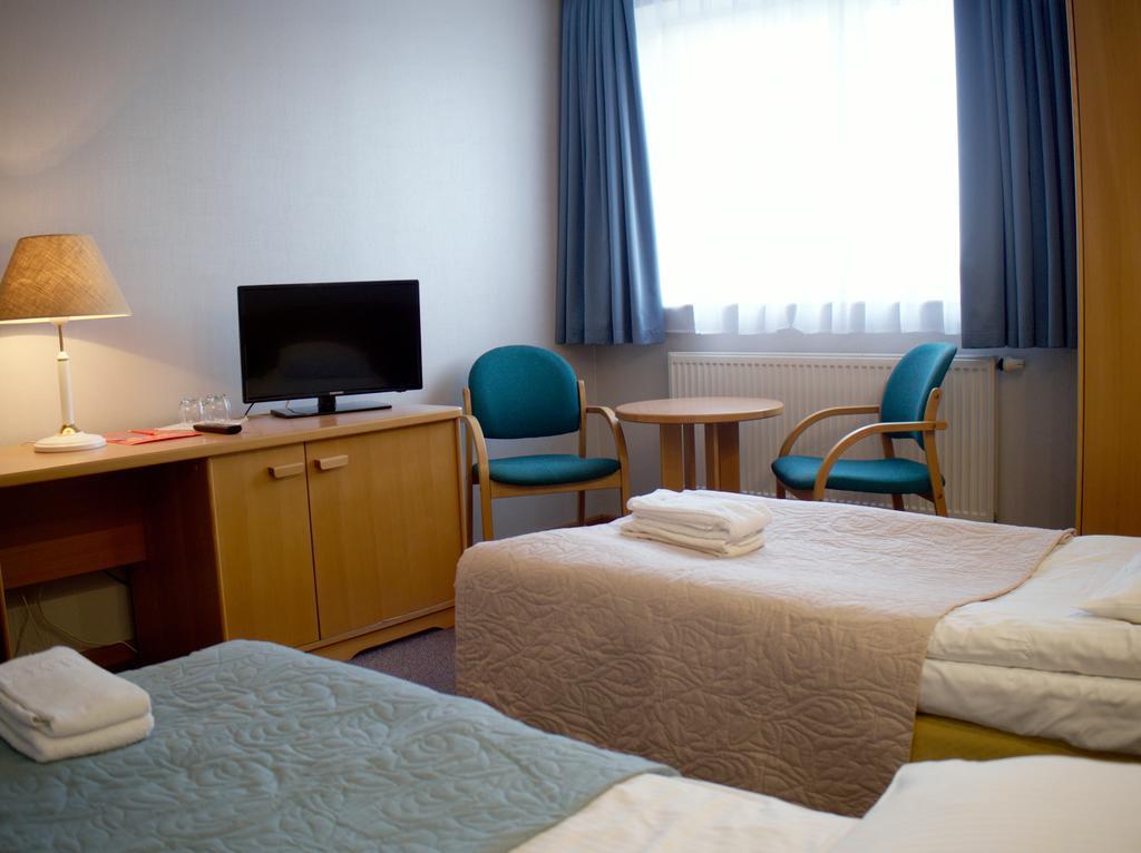 Hotel Orlik Płońsk Habitación foto