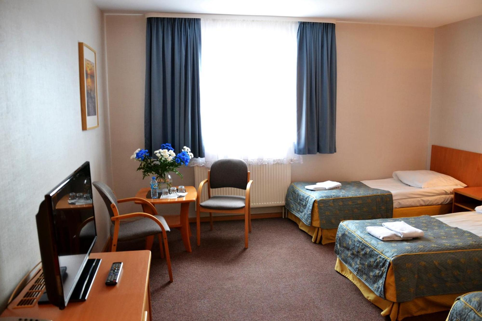 Hotel Orlik Płońsk Habitación foto
