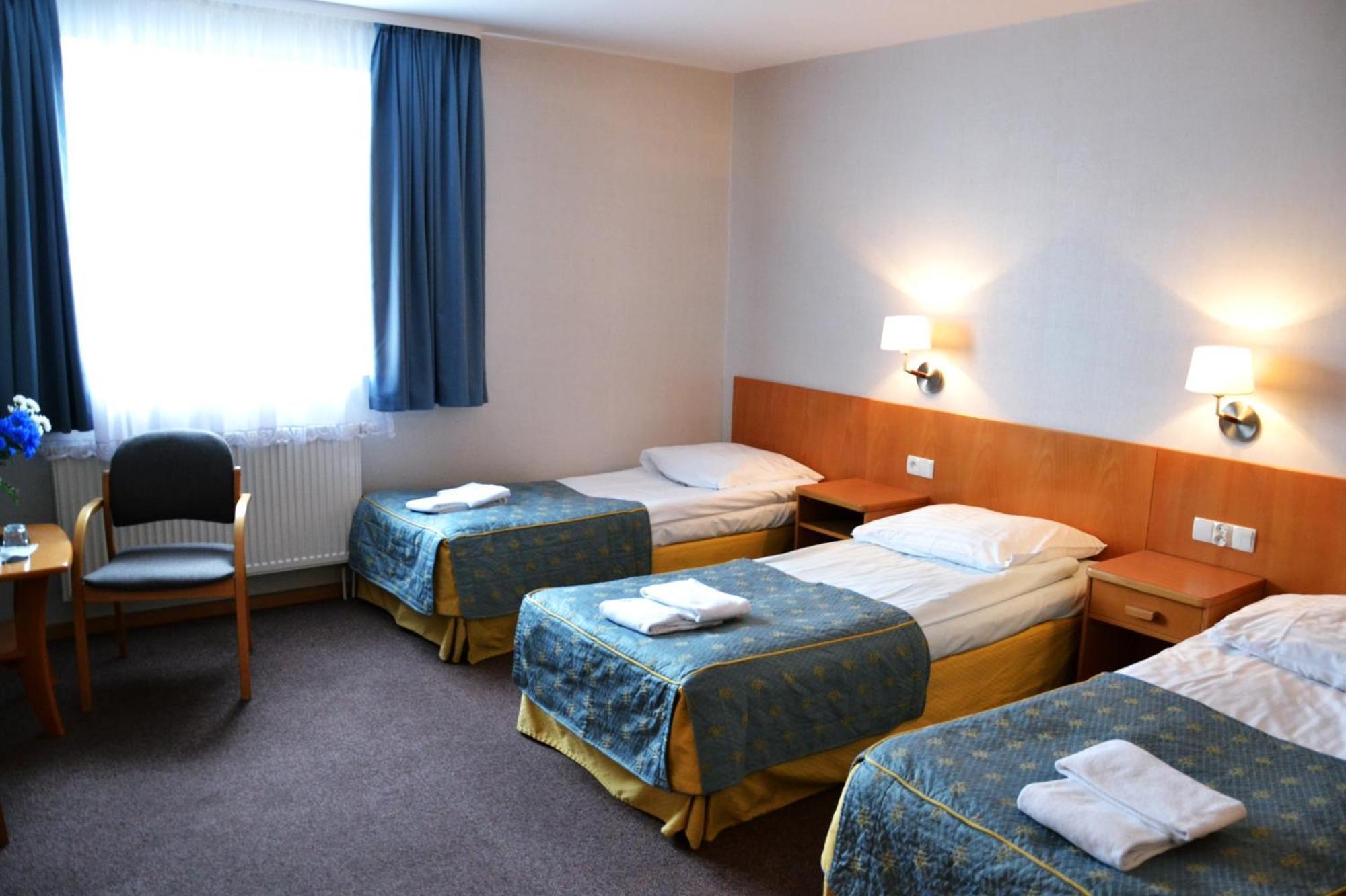 Hotel Orlik Płońsk Habitación foto